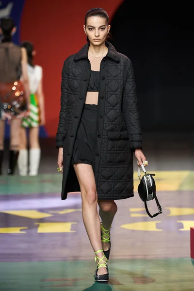 Look 28